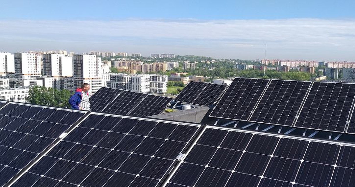 Na jednym z krakowskich osiedli powstała innowacyjna farma solarna /Geekweek