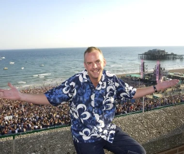 Na jego imprezę przyjechał taki tłum, że zabrakło toalet. Fatboy Slim kończy 60 lat