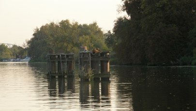 Na jeziorze przewrócił się kajak. Wznowiono poszukiwania mężczyzny