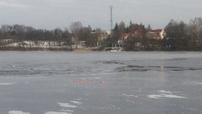 ​Na jeziorze Święcajty pod samochodem załamał się lód. Mężczyźni byli pijani