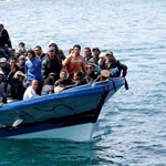 Na kanale La Manche wywróciła się łódź z migrantami