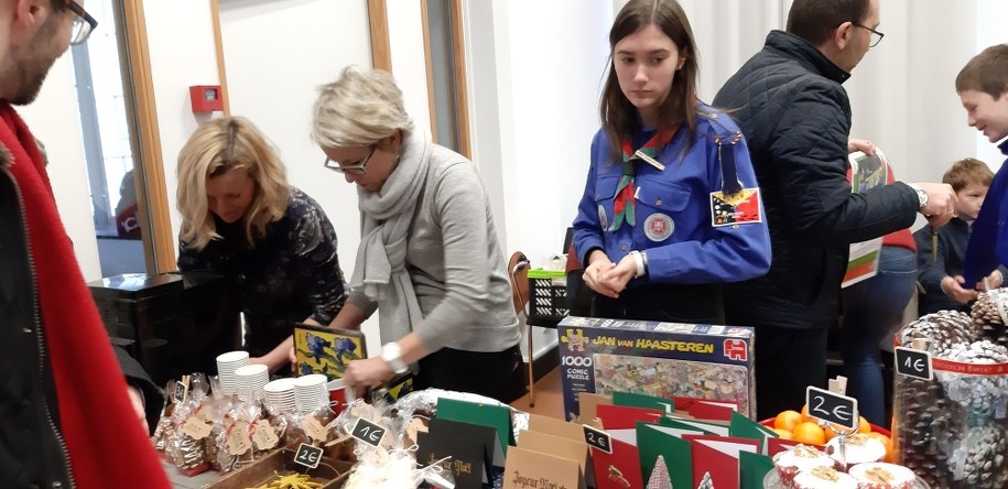 Na kiermaszu furorę robi jednak nie tylko „strawa duchowa”, ogromne powodzenie mają świąteczne wyroby /Katarzyna Szymańska-Borginion /RMF FM