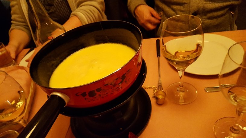 Na kolację - oczywiście fondue /Styl.pl