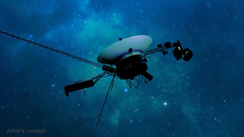 Na koncepcji artysty przedstawiono należący do NASA statek kosmiczny Voyager 1 podróżujący przez przestrzeń międzygwiazdową /NASA/JPL-Caltech /domena publiczna