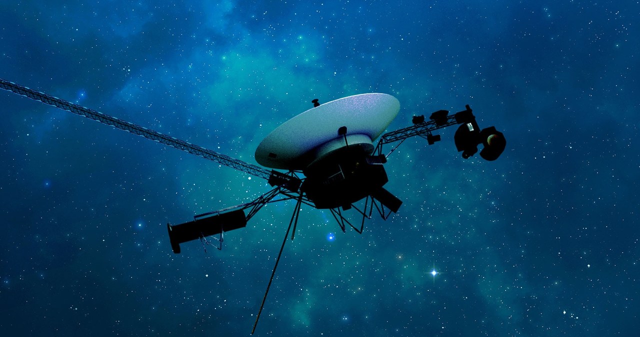 Na koncepcji artysty przedstawiono należący do NASA statek kosmiczny Voyager 1 podróżujący przez przestrzeń międzygwiazdową /NASA/JPL-Caltech /domena publiczna