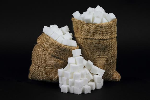 Na krajowym rynku tanieje cukier /&copy;123RF/PICSEL