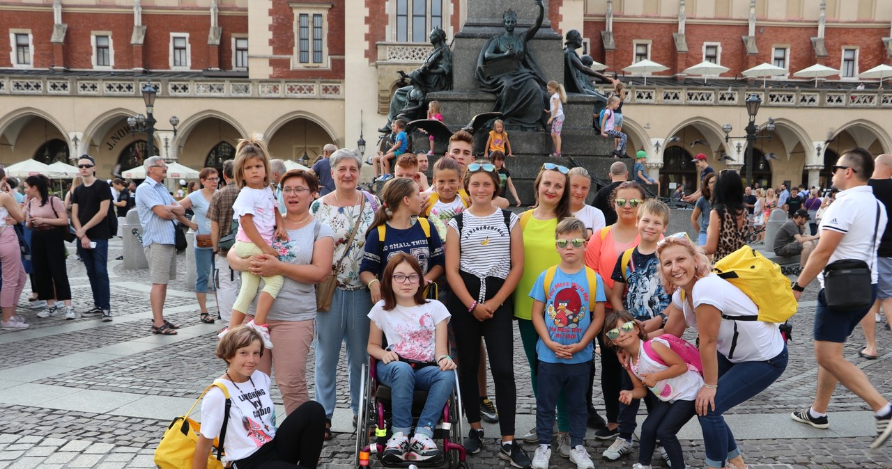 Na krakowskim rynku. Dzieciaki z Inowrocławia w stolicy Małopolski 
