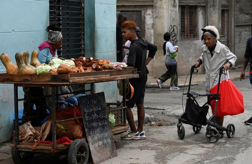 Na Kubie coraz bardziej odczuwalne są niedobory prądu, wody i żywności /AFP