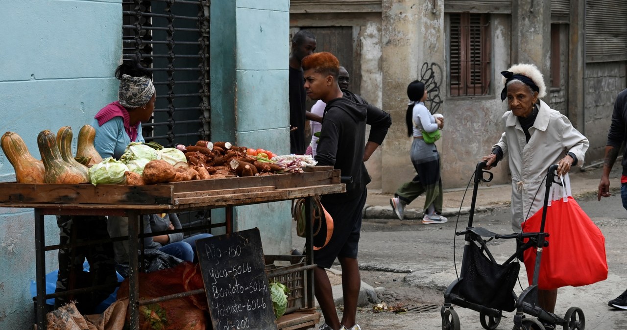 Na Kubie coraz bardziej odczuwalne są niedobory prądu, wody i żywności /AFP