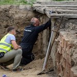 Na Łączce na warszawskich Powązkach odkryto zbiorowy grób