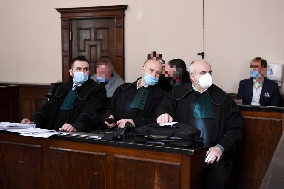 Na ławie oskarżonych zasiadło w sumie 7 osób /Marcin Gadomski /PAP