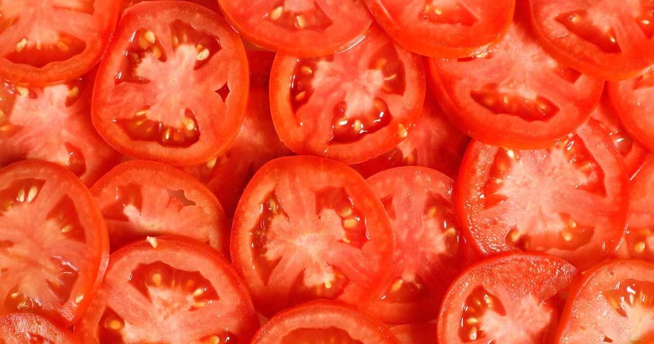 Na liście warzyw i owoców o najwyższym stężeniu pestycydów znajdują się m.in. najchętniej wybierane przez Polaków warzywa, w tym pomidory, ziemniaki, truskawki czy wiśnie /123RF/PICSEL