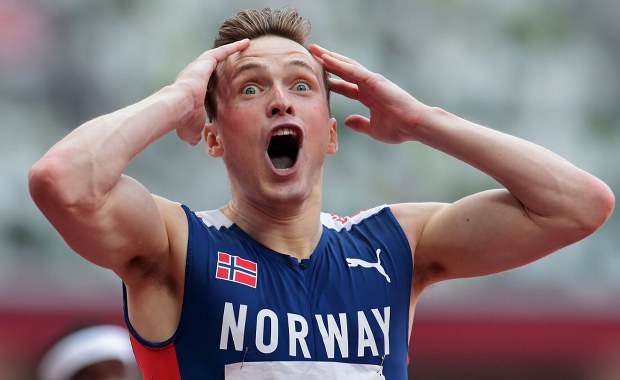 Na lodzie i w krótkich spodenkach. Tak trenuje rekordzista świata