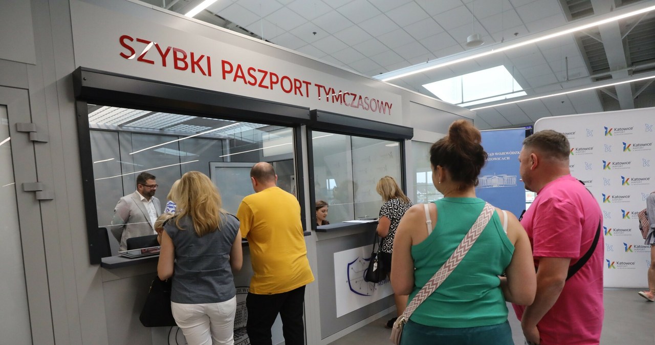 Na lotniskach można wyrobić paszport tymczasowy. /LUCYNA NENOW / POLSKA PRESS/Polska Press /East News