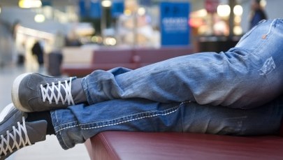 Na lotniskach w Moskwie nie będzie można leżeć na ławkach i siedzieć na podłodze