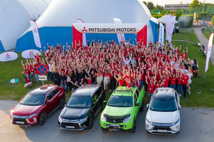Na Mazurach pojawiło się około 400 fanów Mitsubishi /Informacja prasowa