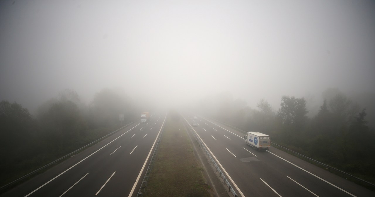 Na mgłę nie ma mocnych. Nie pomogą żadne światła /Getty Images