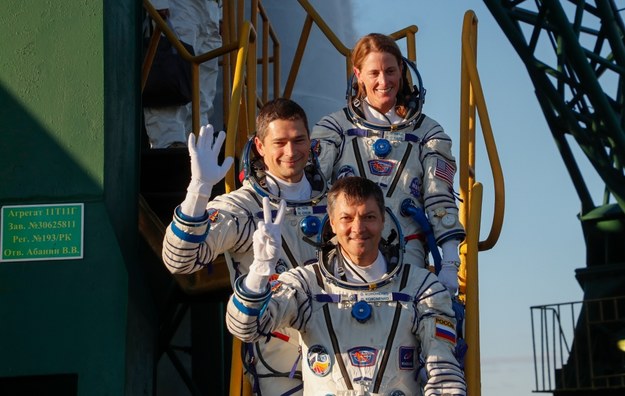 Na Międzynarodową Stację Kosmiczną przybyło dwóch Rosjan i Amerykanka /MAXIM SHIPENKOV    /PAP/EPA