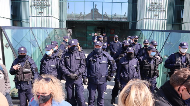 Na miejscu jest wielu policjantów /Piotr Szydłowski /RMF FM