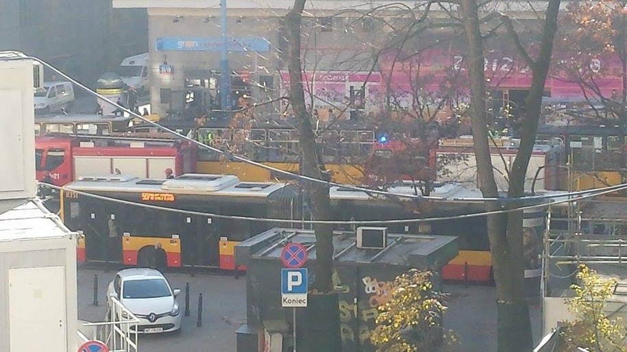 Na miejscu są już dwa wozy strażackie /Gorąca Linia (Ariel) /RMF FM