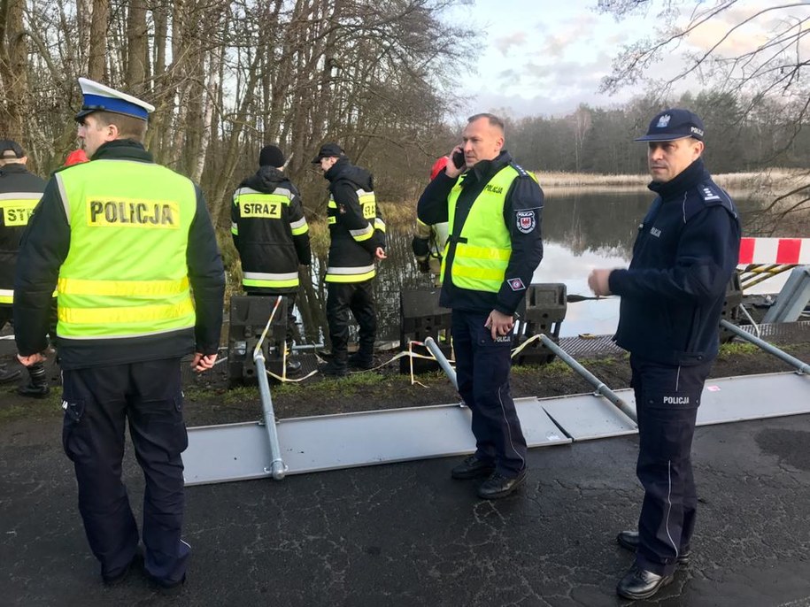 Na miejscu tragedii trwają oględziny pod nadzorem prokuratora /Lubuska policja /Policja