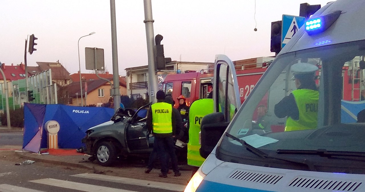 Na miejscu zginęło trzech młodych mężczyzn /Policja