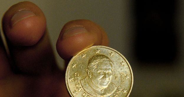Na monetach euro nie ma już papieża /AFP