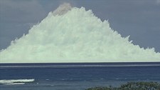 Na oceanie powstała gigantyczna piramida wody