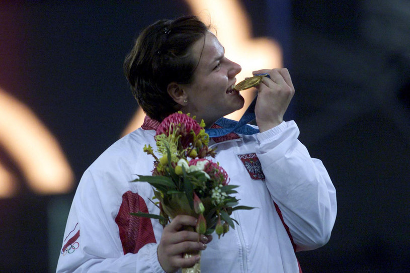 Na olimpiadę w Sydney w 2000 r. Kamila Skolimowska pojechała, żeby się uczyć i zdobywać doświadczenie. Wróciła ze złotym medalem, bijąc przy okazji rekord Polski i rekord świata juniorek. /Reporter