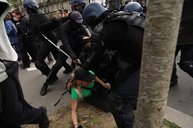 Na paryskiej demonstracji doszło do starć z policją /Teresa Suarez /PAP/EPA