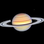 Na pierścieniach Saturna zarejestrowano tajemnicze cienie 