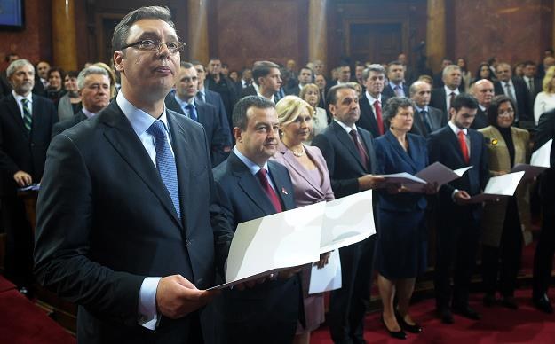 Na pierwszym planie Aleksandar Vuczić, premier Serbii /AFP