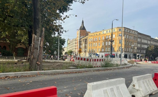 Na Plac Zwycięstwa jeszcze poczekamy