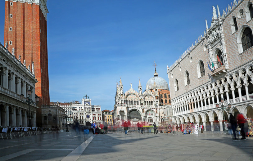 Na placu św. Marka w Wenecji obowiązuje zakaz jazdy na rowerach /123RF/PICSEL