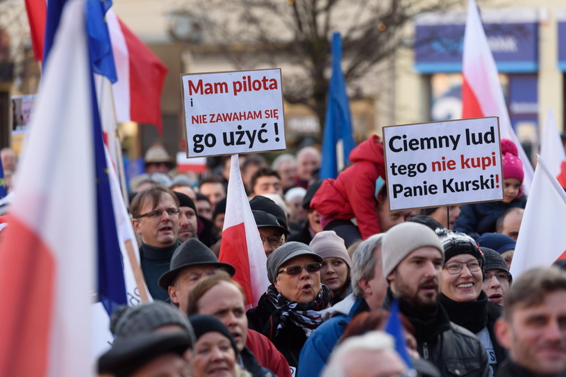 Na Placu Wolności w Poznaniu odbyła się pikieta "Wolne media" /Jakub Kaczmarzyk /PAP