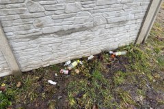 Na placu zabaw w Stroniu Śląskim stanęły kontenery dla ludzi uciążliwych społecznie 