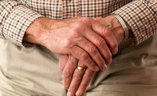 Na plakacie napisał o swojej samotności. Emeryt zalany wiadomościami