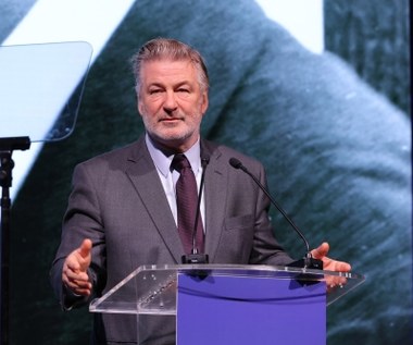 Na planie zginęła kobieta. Alec Baldwin dopuścił się "rażącego zaniedbania"?