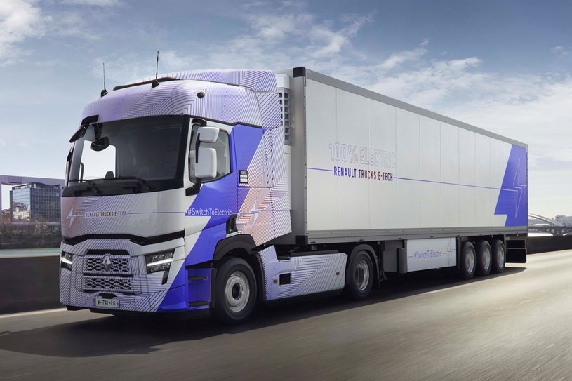 Na początku 2023 roku rodzina bezemisyjnych ciężarówek Renault powiększy się m.in. o serię T E-Tech przeznaczoną do transportu lokalnego, choć można też będzie zamówić kabinę sypialną /Informacja prasowa
