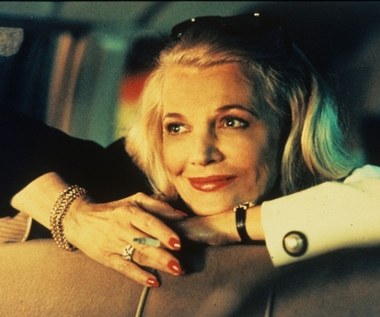 Na początku lat 90. Genę Rowlands przypomniał kinomanom Jim Jarmusch, oferując jej rolę hollywoodzkiej producentki, łapiącej taksówkę w Los Angeles w jednej z noweli filmu "Noc na ziemi".