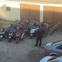 W garażu złodziei znaleziono skradzione skutery i rowery