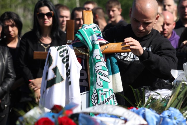Na pogrzeb 27-latka zjechali kibice z całej Polski /Stanisław Rozpędzik /PAP