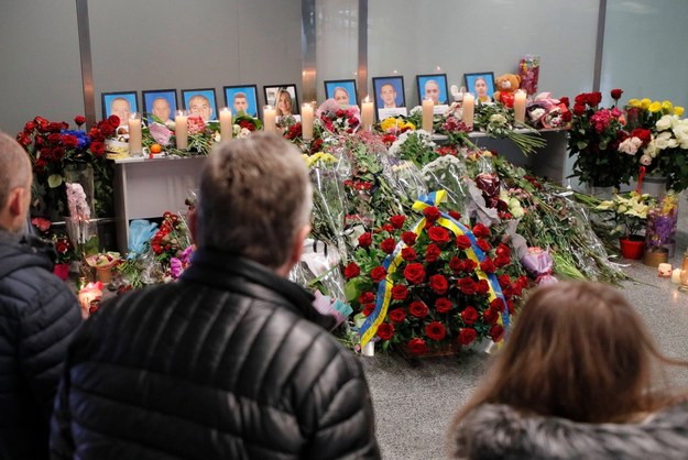 Na pokładzie zestrzelonego samolotu zginęło 11 Ukraińców: dwoje pasażerów i dziewięcioro członków załogi /SERGEY DOLZHENKO /PAP/EPA