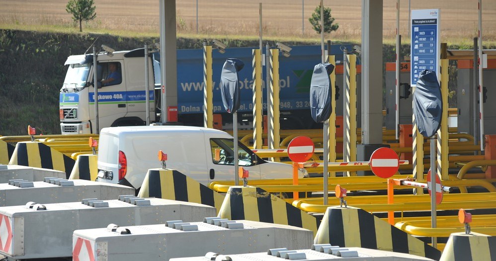 Na polskich autostradach znajdują się takie zasieki. To absurd /Wojciech Stróżyk /Reporter