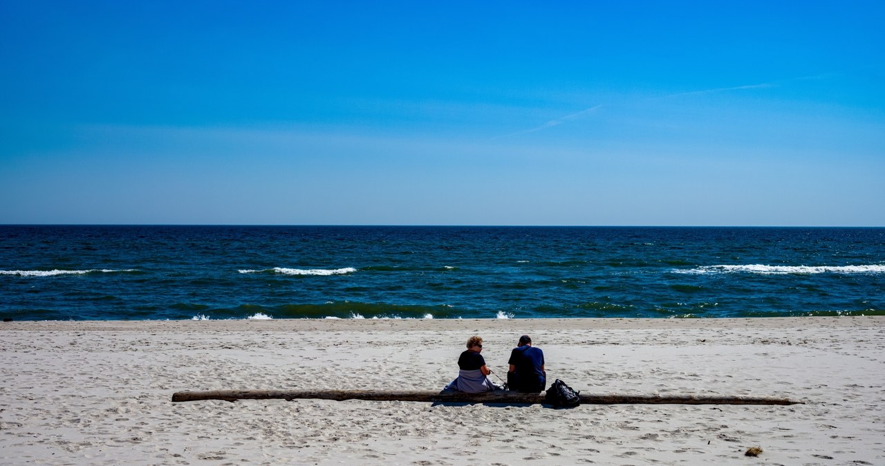 Na polskich plażach również można wypocząć w ciszy i bez tłumów. Którą warto wybrać? /East News