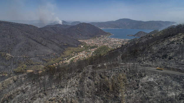 Na południu Turcji szaleje już ponad setka pożarów /ERDEM SAHIN /PAP/EPA