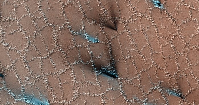 Na powierzchni Marsa można spotkać niezwykłe struktury /NASA/JPL-Caltech/UArizona /NASA