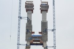 Na pylonie mostu we Wrocławiu zawisła wiecha