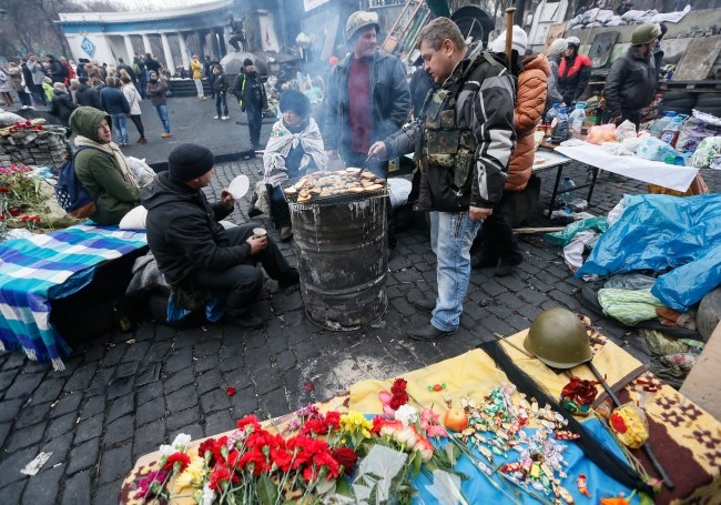 Na razie unijni dyplomaci nie podają sumy doraźnej pomocy, na którą może liczyć Ukraina /SERGEY DOLZHENKO /PAP/EPA