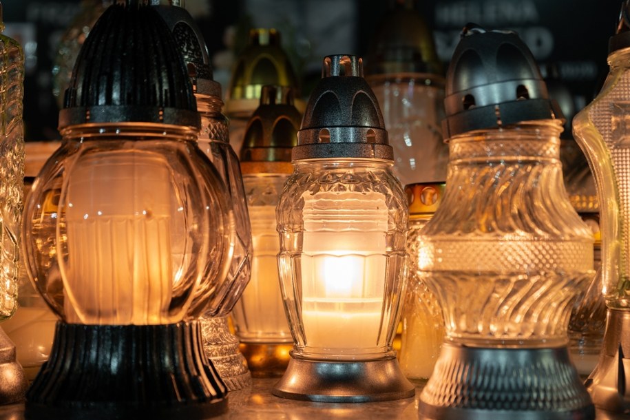 Ceny na Wszystkich Świętych 2025: Ile kosztują efektowne kompozycje w Broniszach?